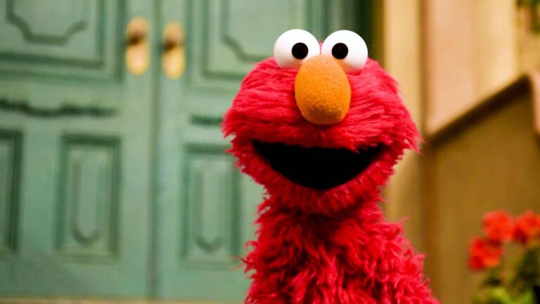 Best Elmo Puppet in 2023 – Beloved Red Puppet From Sesame Street